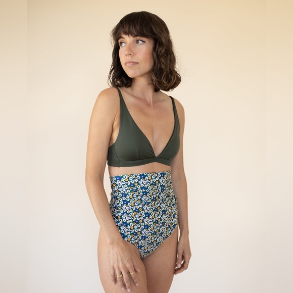 NWOT Nettle’s Tale Floral Cheeky Magic Super Hi Rise Bottoms - Picture 1 of 6